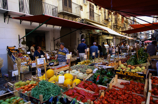 italian friut and vegetable market